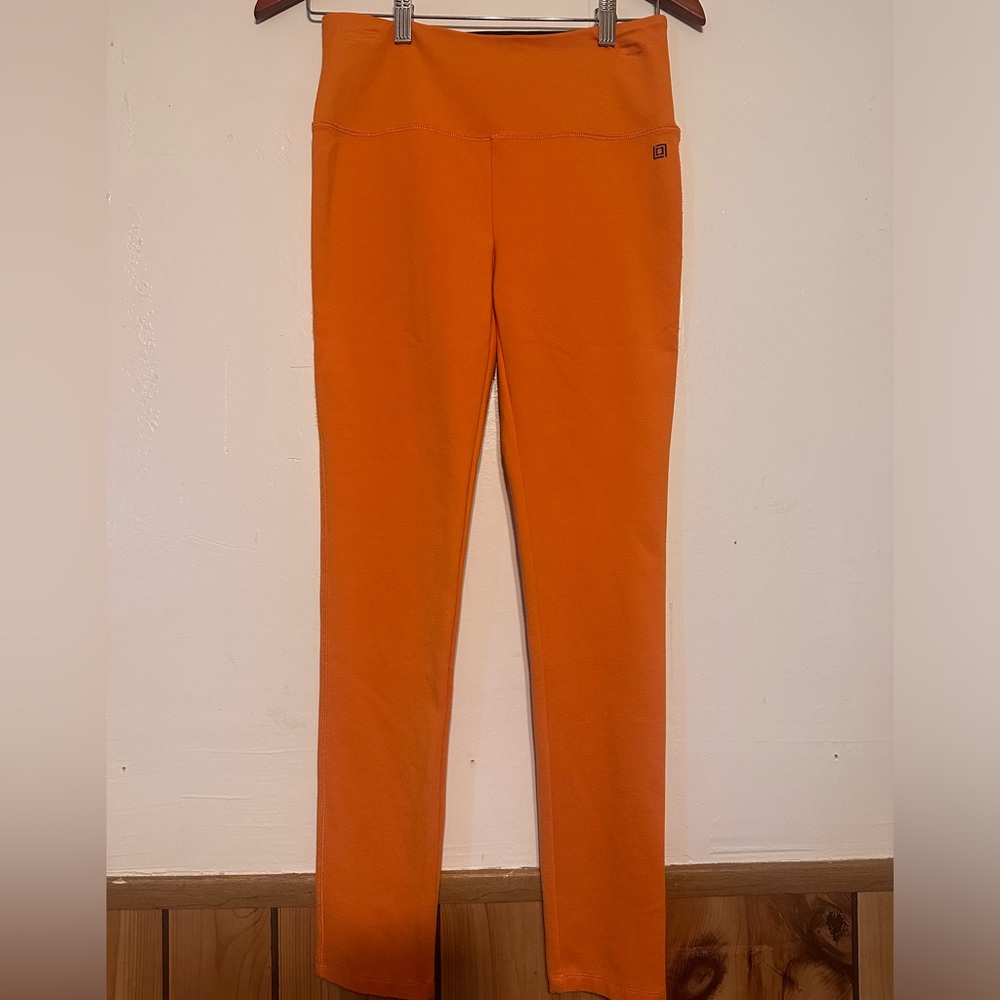Liz Claiborne Orange Leggings Vibrant and Stylish